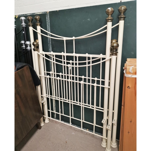 479A - A pair of Victorian style 3' metal beds in cream; 2 similar pairs in black