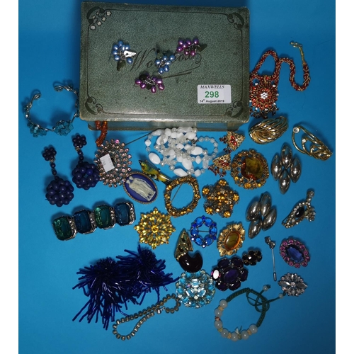 298 - A selection of costume brooches and jewellery etc