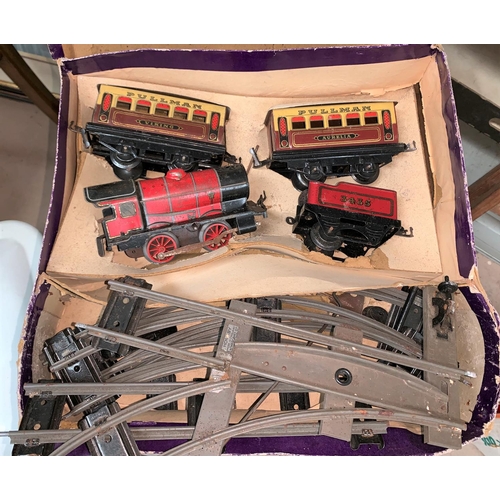 427 - A Hornby tinplate clockwork Passenger Train set, '0' gauge No 2, in original box