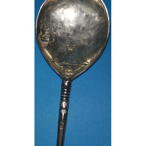 338 - A teardrop shaped anointing spoon, possibly 17th / 18th century, with archtectural engraved decorati... 