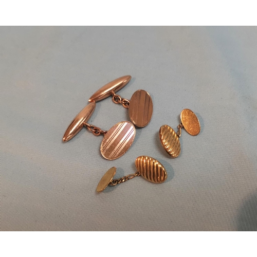 392 - Two pairs of 9ct hallmarked gold cufflinks 8.3gm