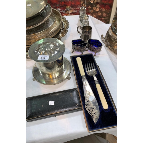 349 - A pair of 19th century Sheffield plate salts with blue glass liners; a pair of EPNS fish servers; a ... 