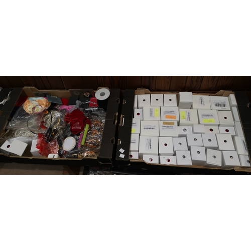 346 - A large quantity of costume jewellery and jewellery boxes