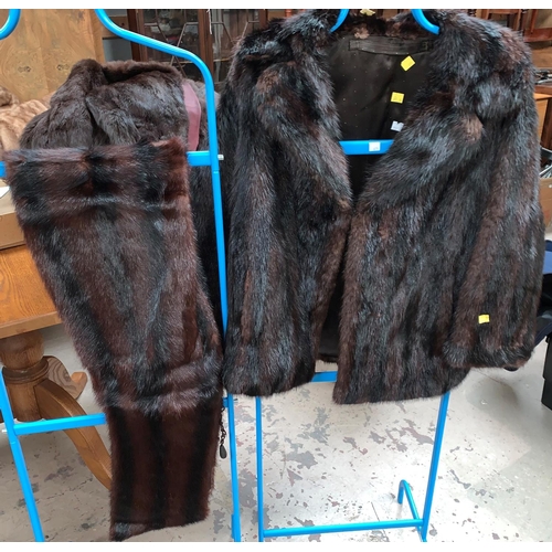 732 - A dark fur jacket and stole (approx size 12 - 14)