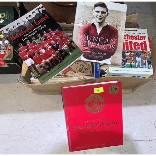 772 - A collection of MUFC books and programmes