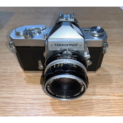 749 - A Nikon Nikkormat FT3727158 Camera and a lens no.
750729