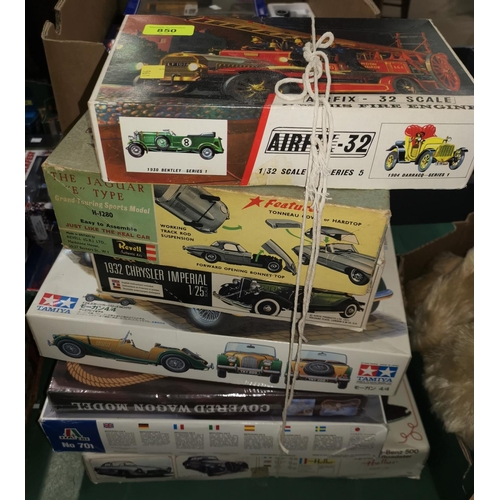 850 - Seven various vintage model construction kits