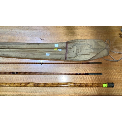 789 - An early 20th century split cane, 3 sectional fly rod with twin end sections in bamboo effect case (... 