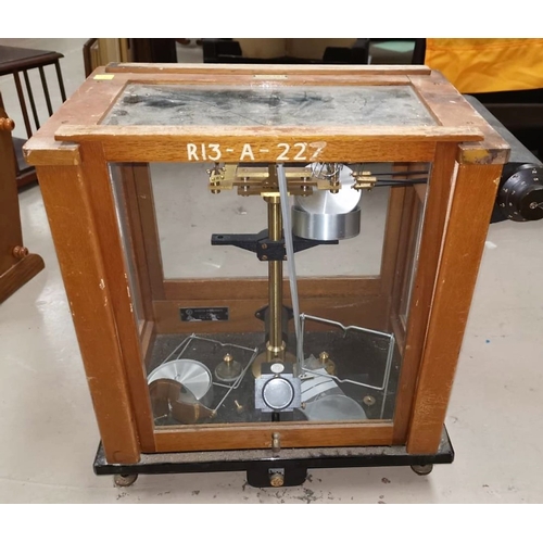 761 - A STANTON instrument precision laboratory balance, glazed mahogany case