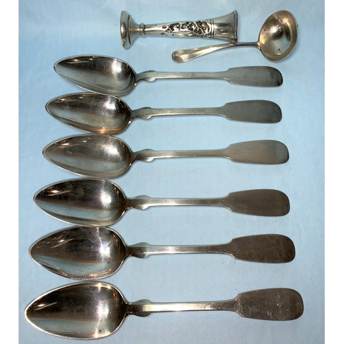 257 - A 19th century continental set of 6 fiddle pattern soup spoons, 800 standard silver, stamped 'E Knie... 