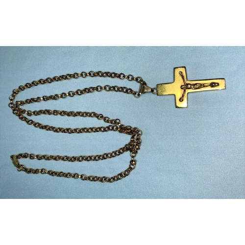 303 - A heavy crucifix pendant on belcher chain, chain stamped '750', crucifix unmarked, tests as 18 ct, 2... 