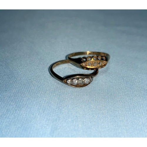 323 - An 18 carat gold ring set 5 old cut diamonds; another similar ring, 4.4 gm gross