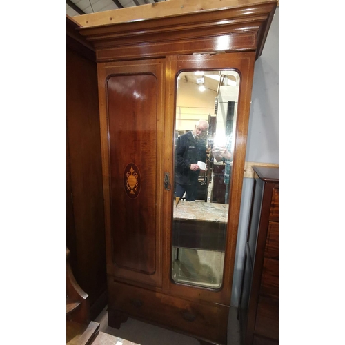 619 - An Edwardian inlaid mahogany 3 piece bedroom suite, comprising wardrobe with mirror and panel door, ... 