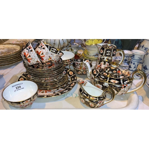 224 - A Royal Crown Derby Imari pattern tea set comprising teapot, hot water jug, cream jug, sugar bowl, 6... 