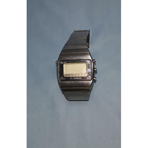 304A - A 1970's Omega LCD digital Constellation gents stainless steel wristwatch on original bracelet