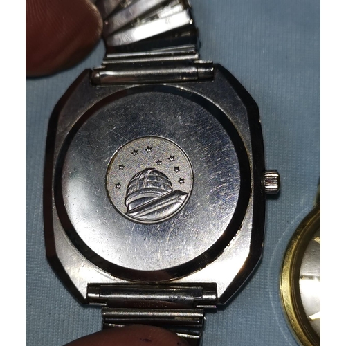 304B - A 1970's Omega Constellation Quartz gents wrist watch with day and date apertures
