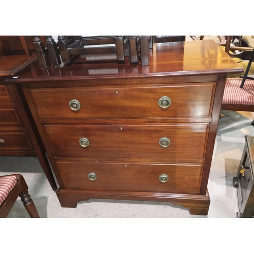 585 - An Edwardian mahogany 3 height chest of drawers