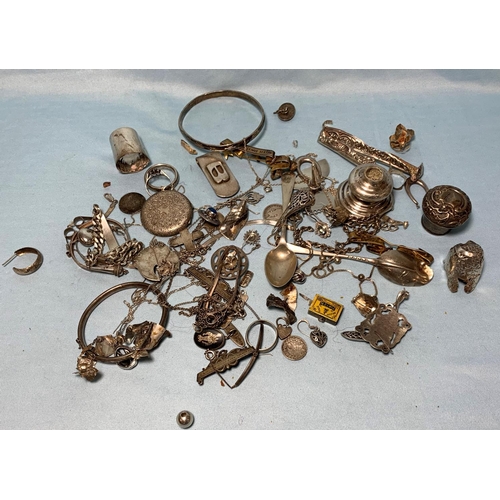 301 - A quantity of mixed white metal scrap, including jewellery, 10 ozt