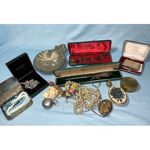 373 - A silver sovereign case; a white metal thimble, cased, other silver items; costume jewellery; etc.