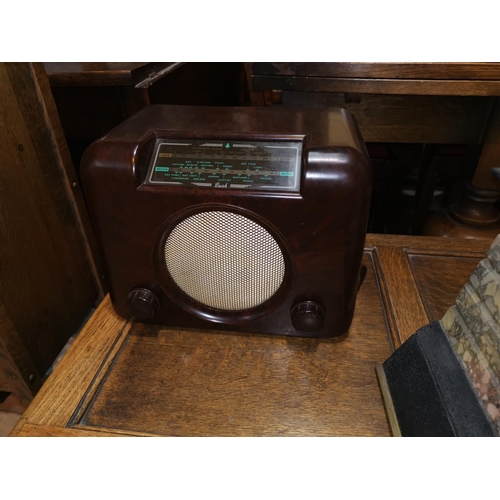 477 - A 1930's Bush mains radio in bakelite case