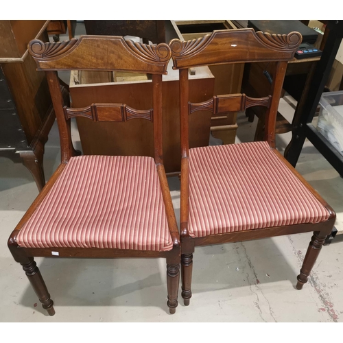 595 - A mahogany set of 6 William IV dining chairs, with scroll top rails and drop-in seats, on turned leg... 