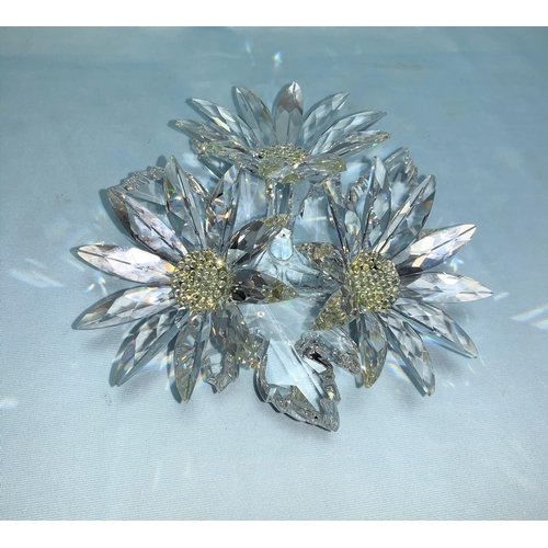 126 - Swarovski - Large group of 3 flowers