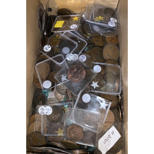 424 - A quantity of QV and later copper pennies and half pennies