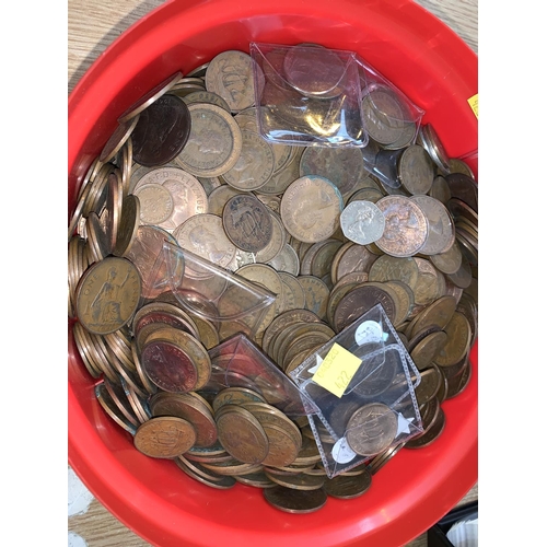 422 - A quantity of GB copper pennies