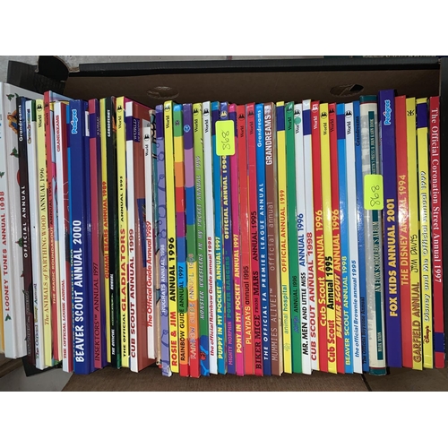 868 - A large selection of vintage annuals