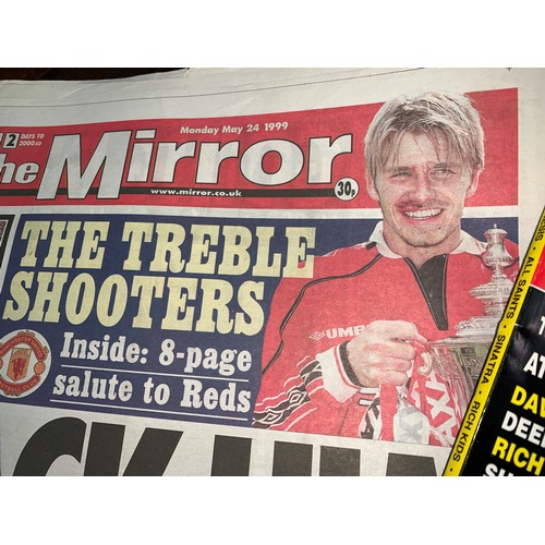 798 - A large collection of newspapers all related to Manchester United treble winning season 1999