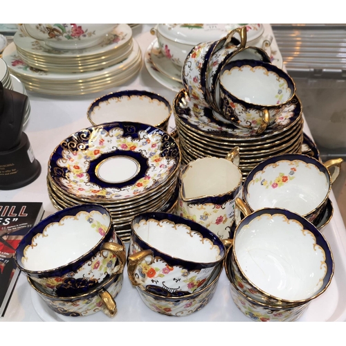 170 - An Edwardian Japan pattern part tea service, 36 pieces; an 