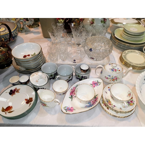 181 - A selection of teaware:  Royal Worcester 
