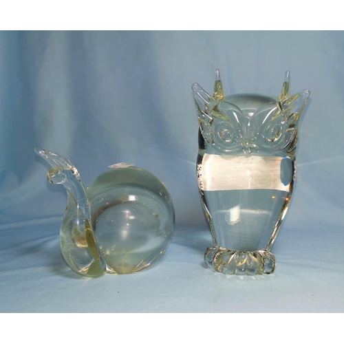 236 - A glass owl sculpture signed G Rudeco; a similar snail