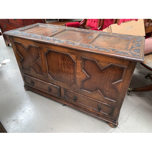 609 - An Edwardian oak blanket box