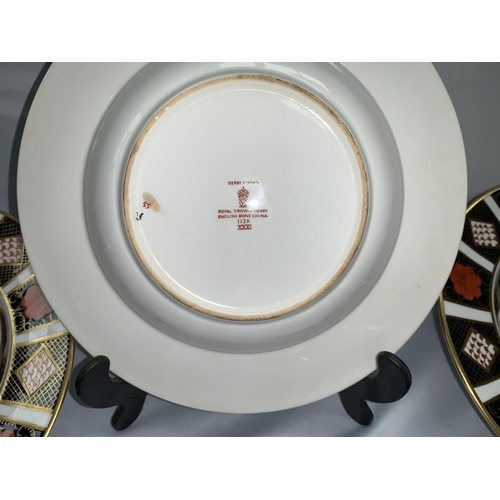 151 - 8 Royal Crown Derby Imari pattern soup bowls 128xxx, diameter 21