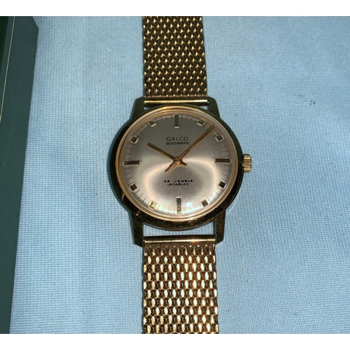 277 - A gent's Galco Automatic wristwatch, gilt cased, on link bracelet