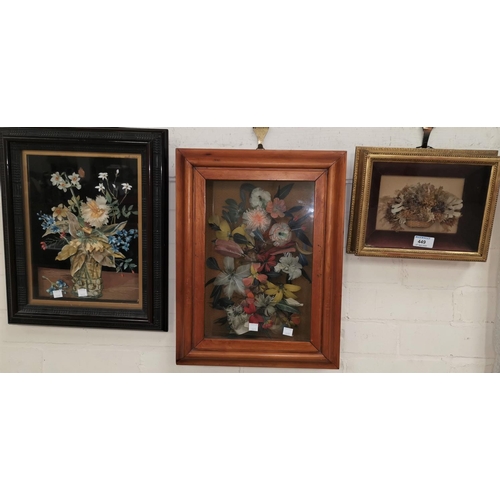 449 - A Victorian seaweed picture in modern casement gilt frame, 23 x 28 cm overall; 2 similar larger disp... 