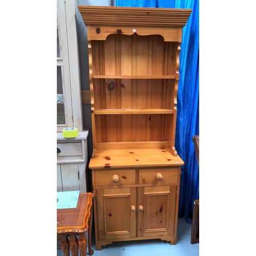 675 - A small pine Welsh dresser w 76cm