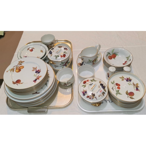 300 - An Evesham Royal Worcester dinnerware approx 44 pieces