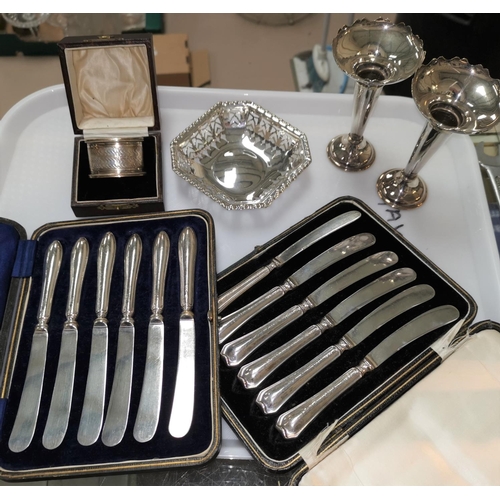 428 - 2 cased selections of silver handled table knives and a cased silver napkin ring