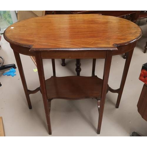 651 - An Edwardian shaped oval inlaid mahogany occasional table