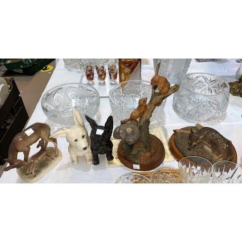 270 - Two resin groups; a collection of animal and bird figures