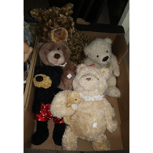 157a - A selection of Gund Teddy bears