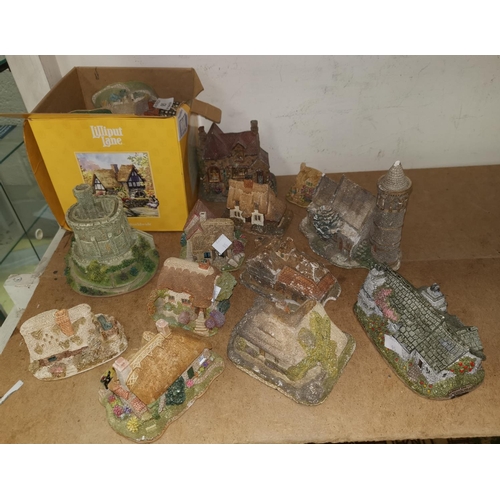 95 - A selection of Lilliput Lane buildings and similar