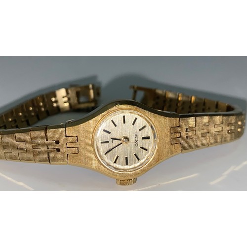 364 - A ladies Seiko gilt wristwatch in original box