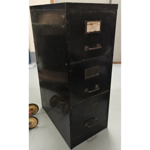 189 - A vintage 3 height metal filing cabinet