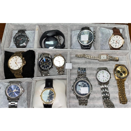 322 - A selection of gents wristwatches, modern and reproduction