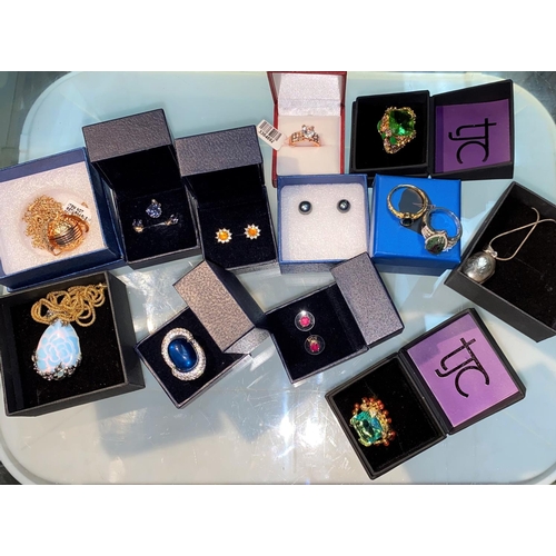 328 - A selection of gem set jewellery, white metal/gold plated, much stamped '925'
