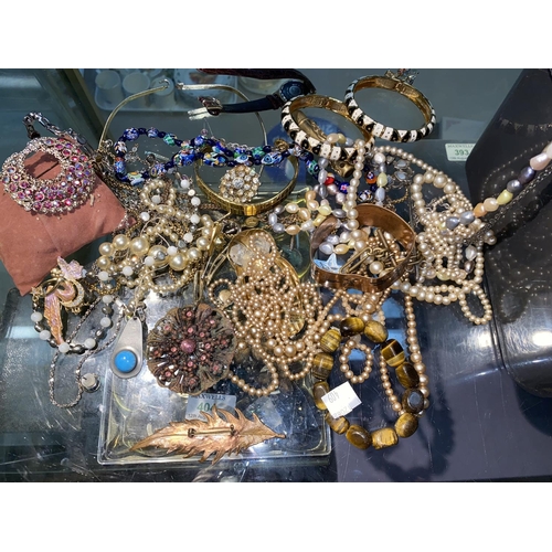 409 - A large selection of costume jewellery
