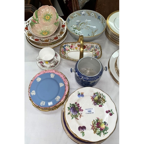 162 - A large selection of decorative plates:  Royal Crown Derby; Spode; Wedgwood; etc.; other decorative ... 